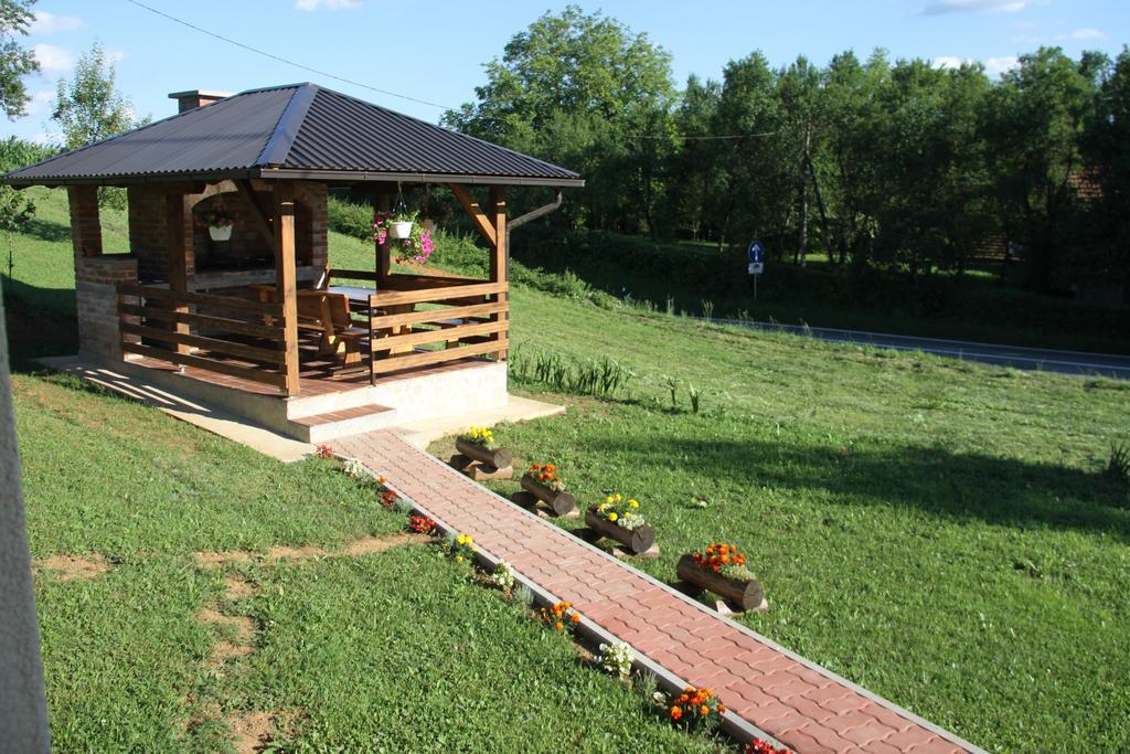 Apartment Ante Slunj Luaran gambar