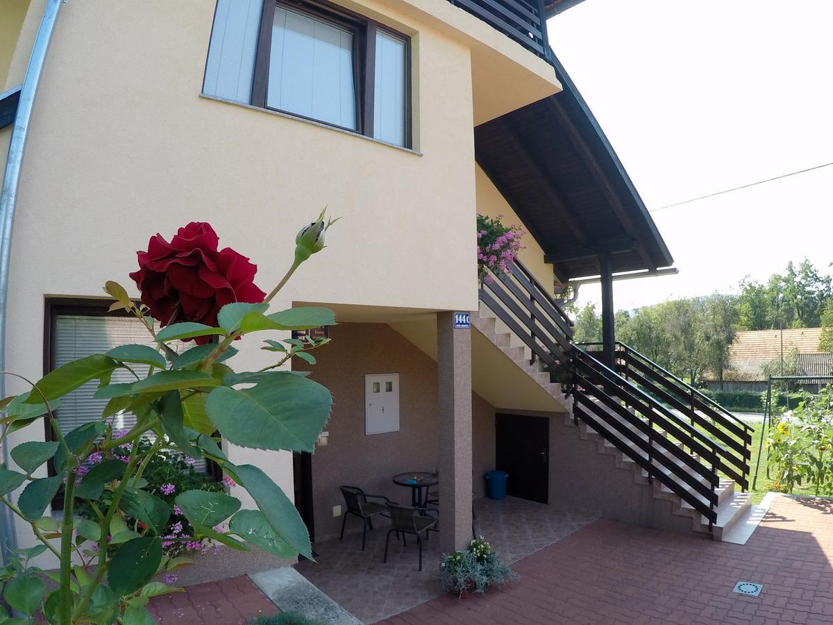 Apartment Ante Slunj Luaran gambar