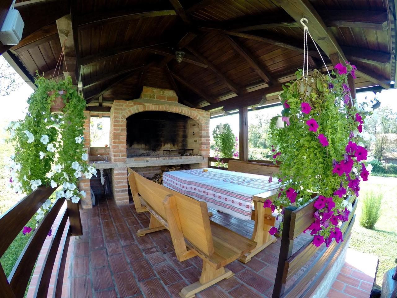 Apartment Ante Slunj Luaran gambar